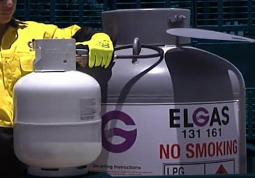 thumbnail image 2 of Swivel Gas Bottle LPG Refilling Adapter – UK Made, For Propane Cylinders, Campervan & Caravan 2 of 5